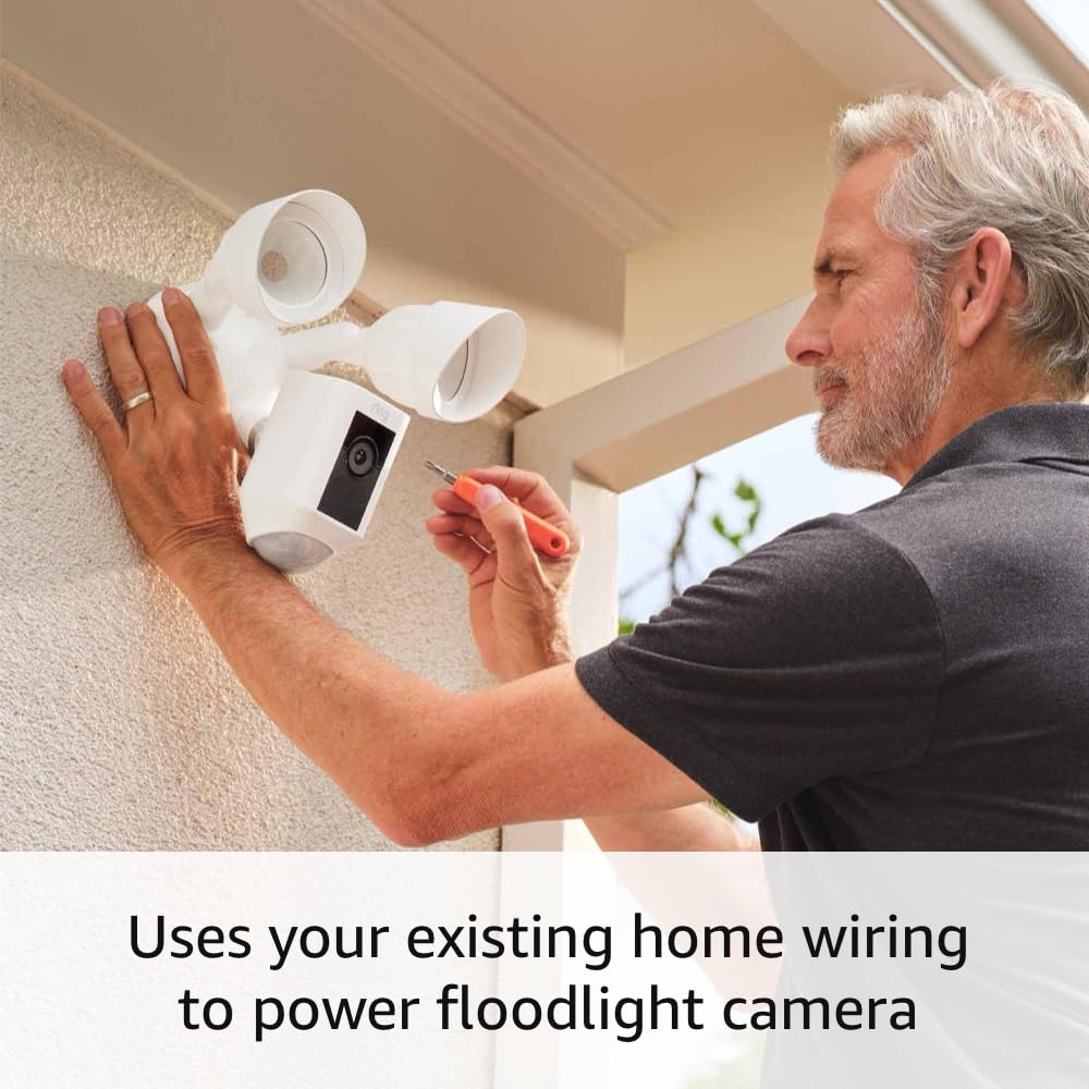 Floodlight kamera Wired Plus z zewnętrzny kamera monitoringu