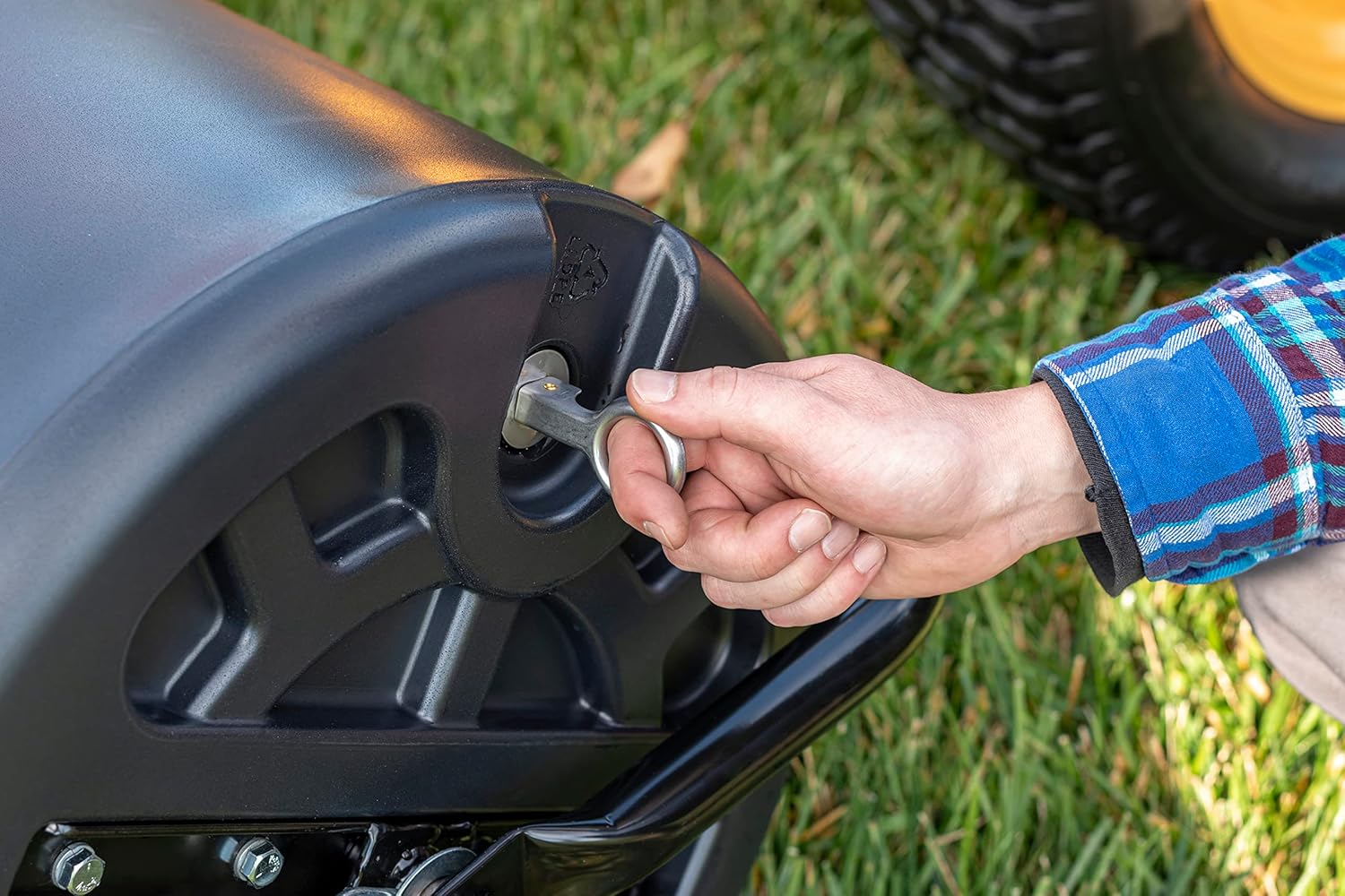 Lawn Roller - 45-0604 18-inch X 48-inch Tow Behind Poly, 550 Lbs Weight with Water - Poly Drum and Steel Frame, With Plug. Designed for Lawn