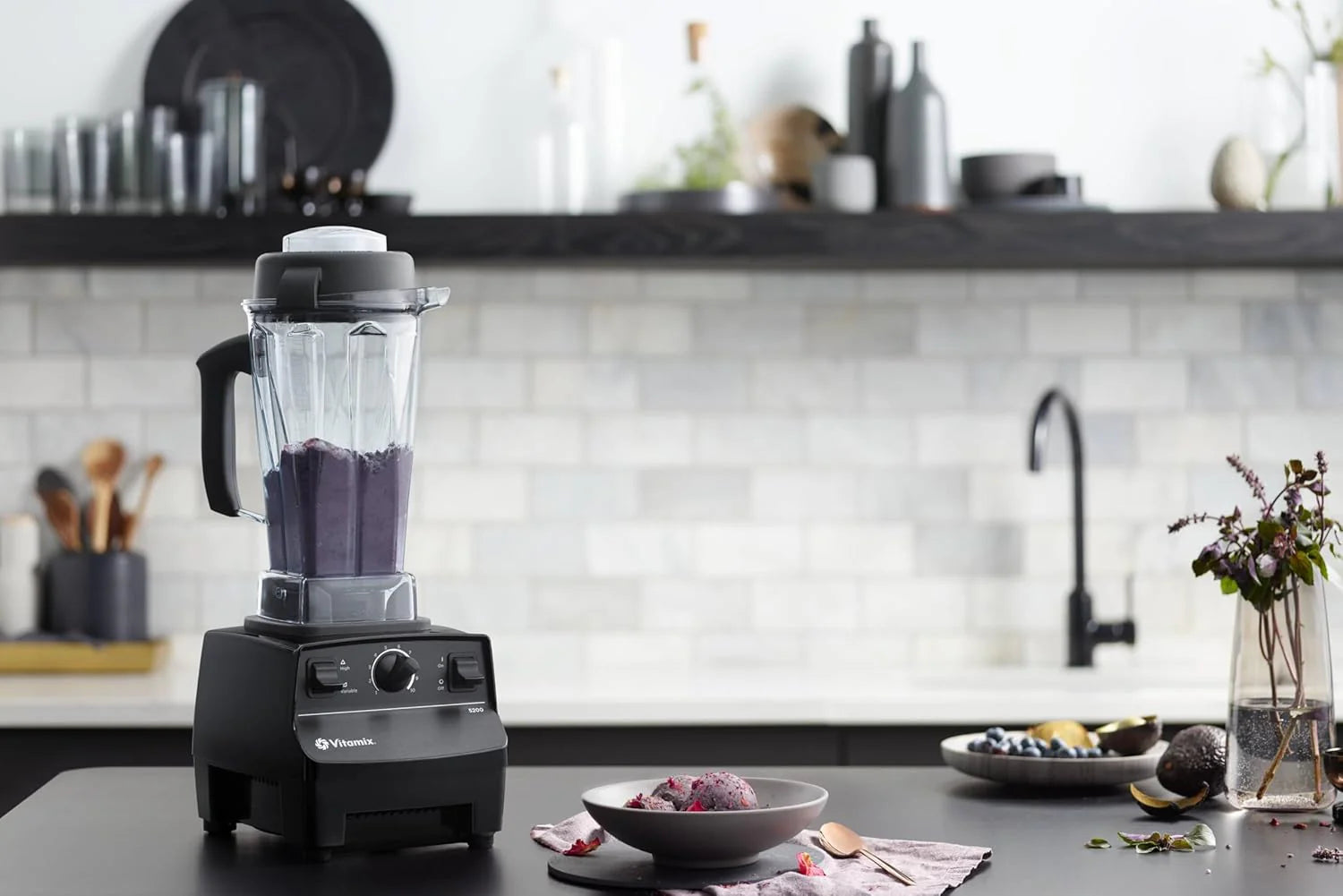 5200 Blender, 64 Oz Container, Self-cleaning, czarny
