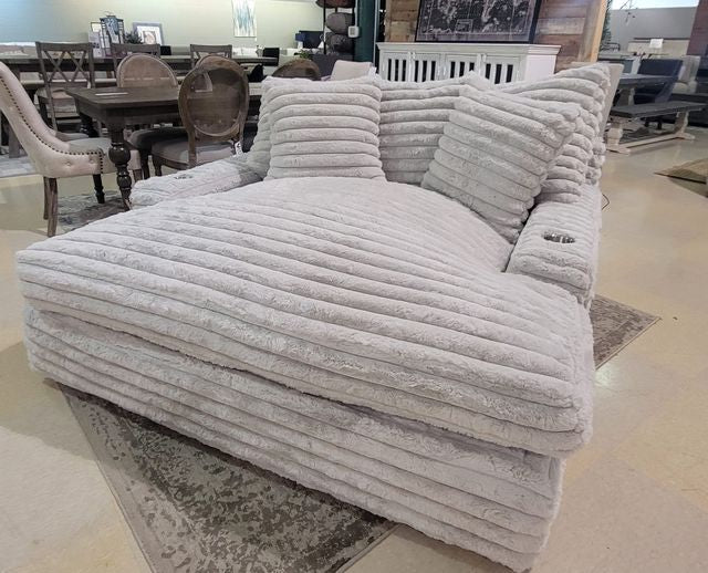 Chaise Lounge z podwójny Cupholders i ładowanie Ports